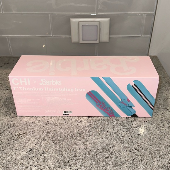 ✨NIB✨ CHI x Barbie 1” Titanium Flat Iron Limited Edition 50th Anniversary Malibu - Picture 6 of 7